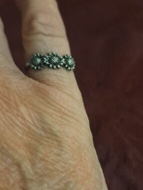 Women's Silver Flower Triple Sunflower Stackable Ring Size: 6